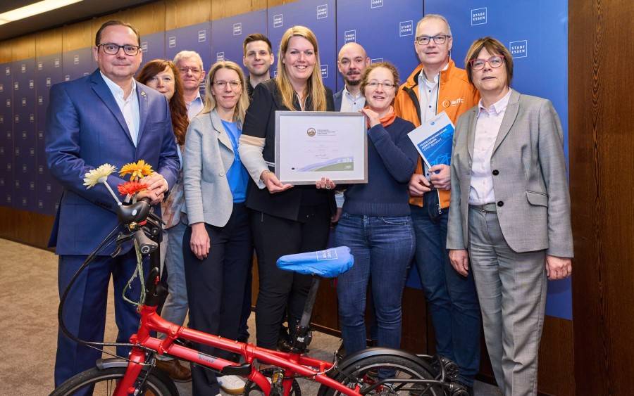 Mehrere Mitarbeiter der Stadt Essen bekommen Gold Auszeichnung für Fahrrad freundlicher Arbeitgeber