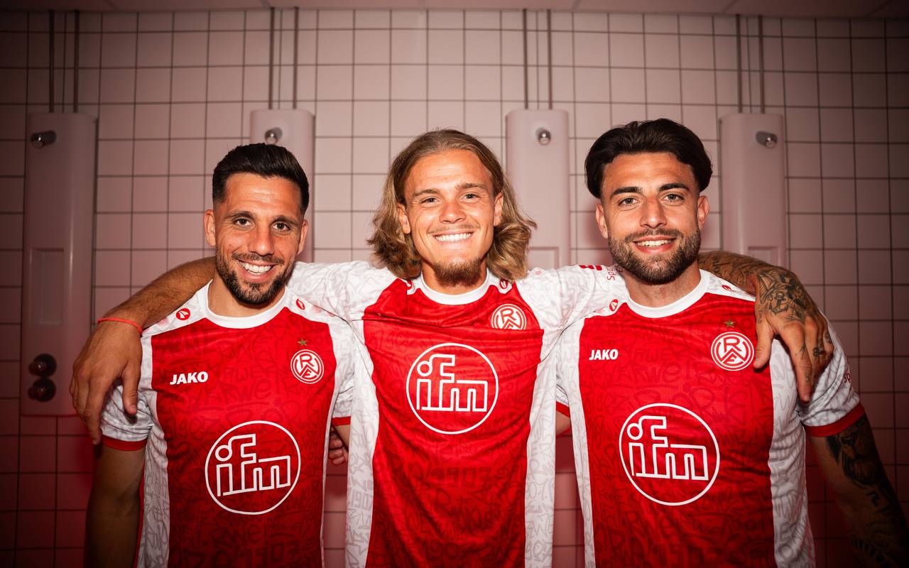 Ahmet Arslan, Tom Moustier und Jose Rios Alonso im neuen Trikot.