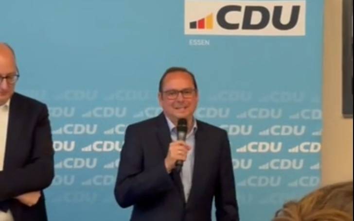 OB Thomas Kufen bei Wahlparty in Essen 2025.