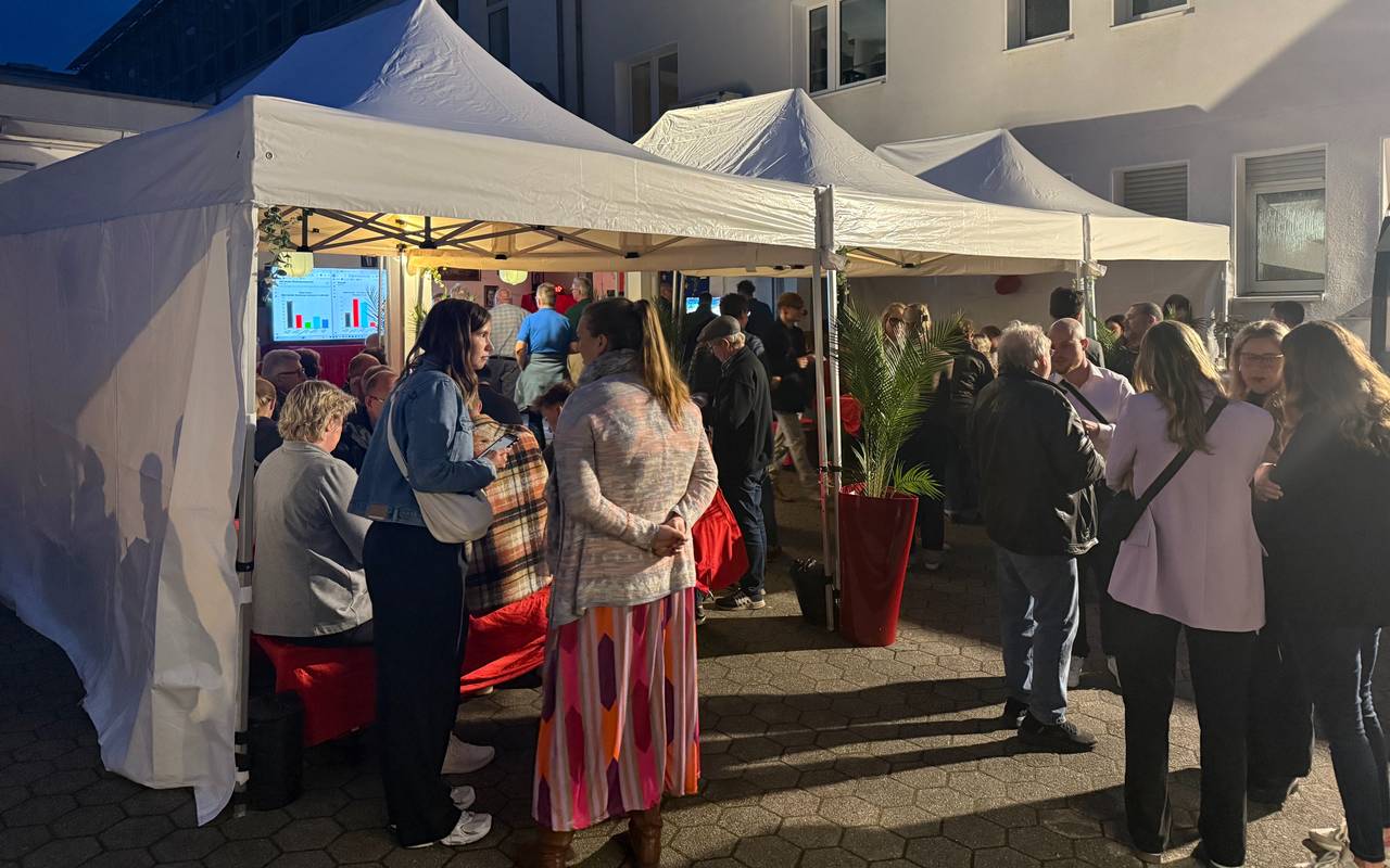 Die SPD-Wahlparty zur Kommunalwahl 2025 wird voller in Essen.
