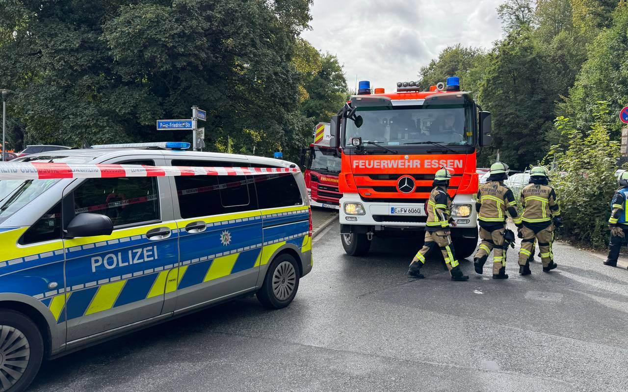 Unfall / Feuerwehr und Polizei vor Ort