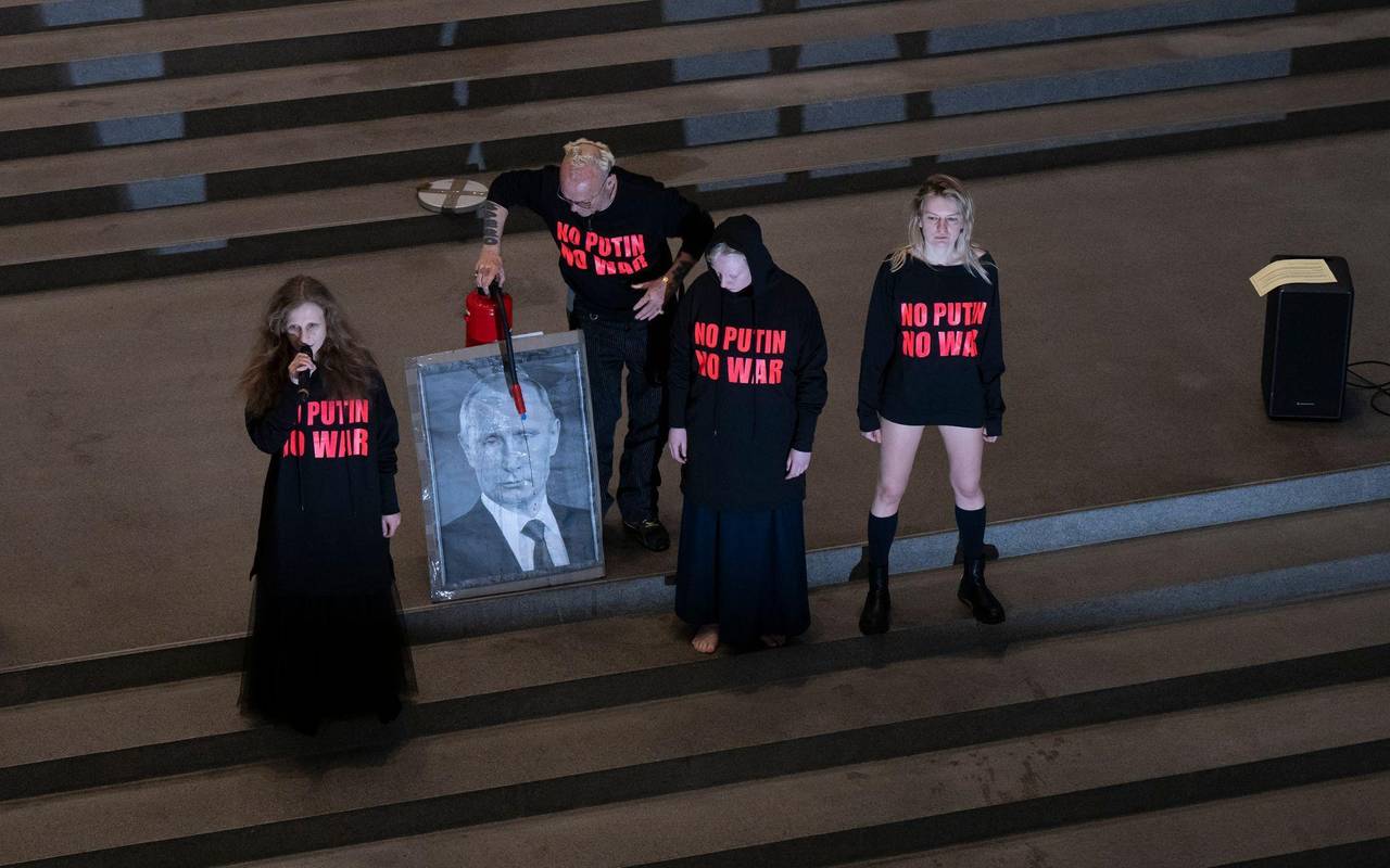 Pussy Riot prangern Wladimir Putin an