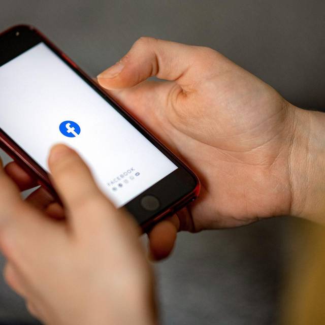 Facebook-App auf einem Smartphone