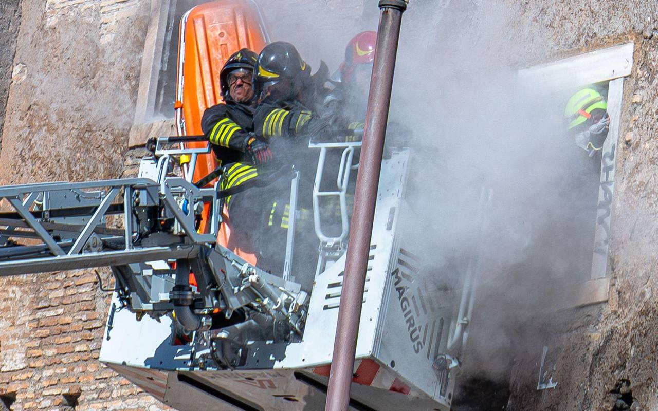 Mittelalterlicher Turm in Rom stürzt ein