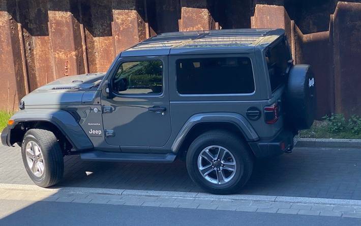 Jeep grau 2