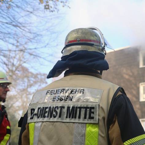 Rauchentwicklung aus der Brandwohnung; Foto: Feuerwehr Essen