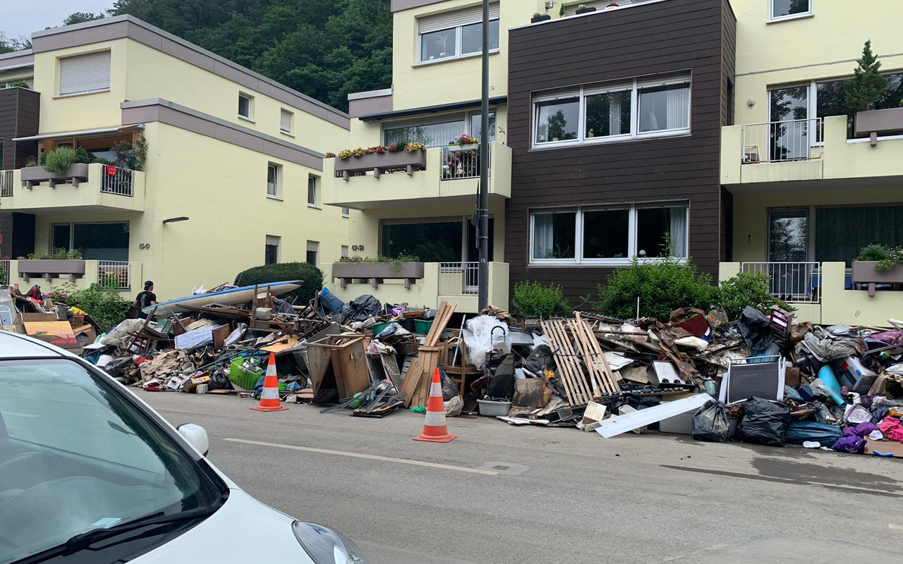 laupendahler-landstrasse-auto-radio-essen-schlamm-dreck-sturm