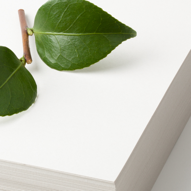 Stapel mit Recyclingpapier