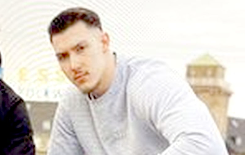 Fotofahndung der Polizei - Verdächtiger Schläger in Essen