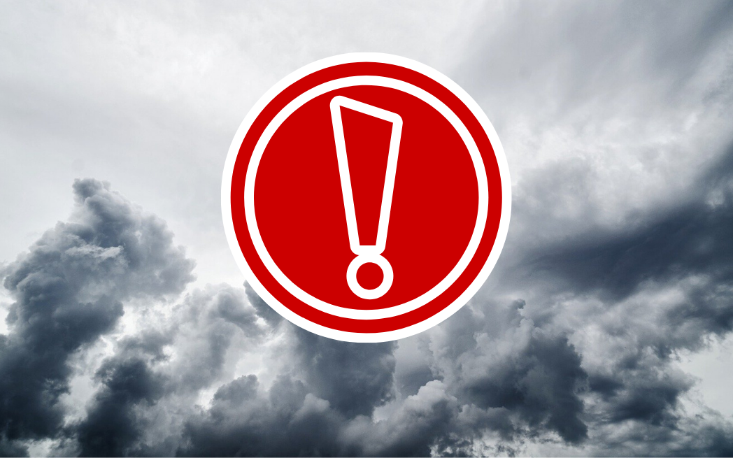 Sturm in Essen - dunkler Himmel mit Ausrufezeichen.