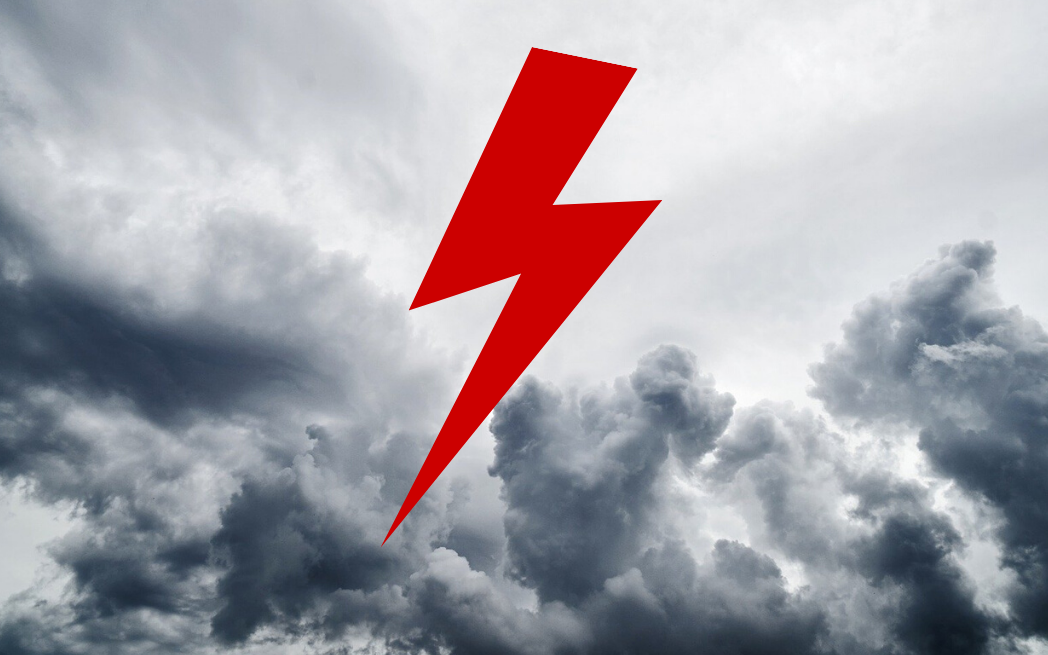 Sturmwarnung für Essen - dunkler Himmel mit Blitz.