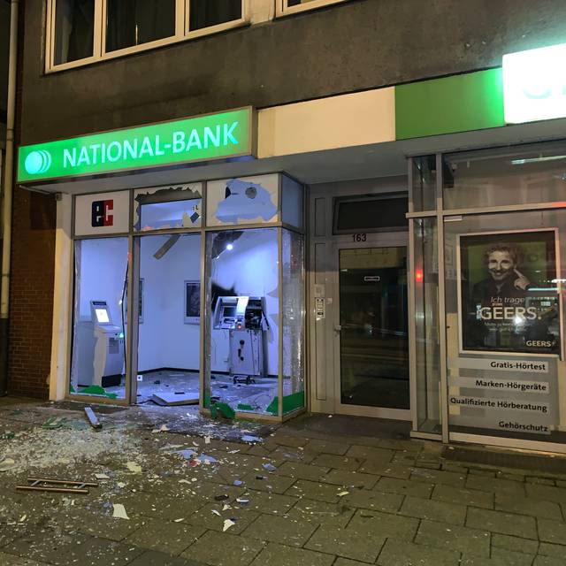Gesprengter Geldautomat in Essen-Südostviertel, Nationalbank Steeler Straße