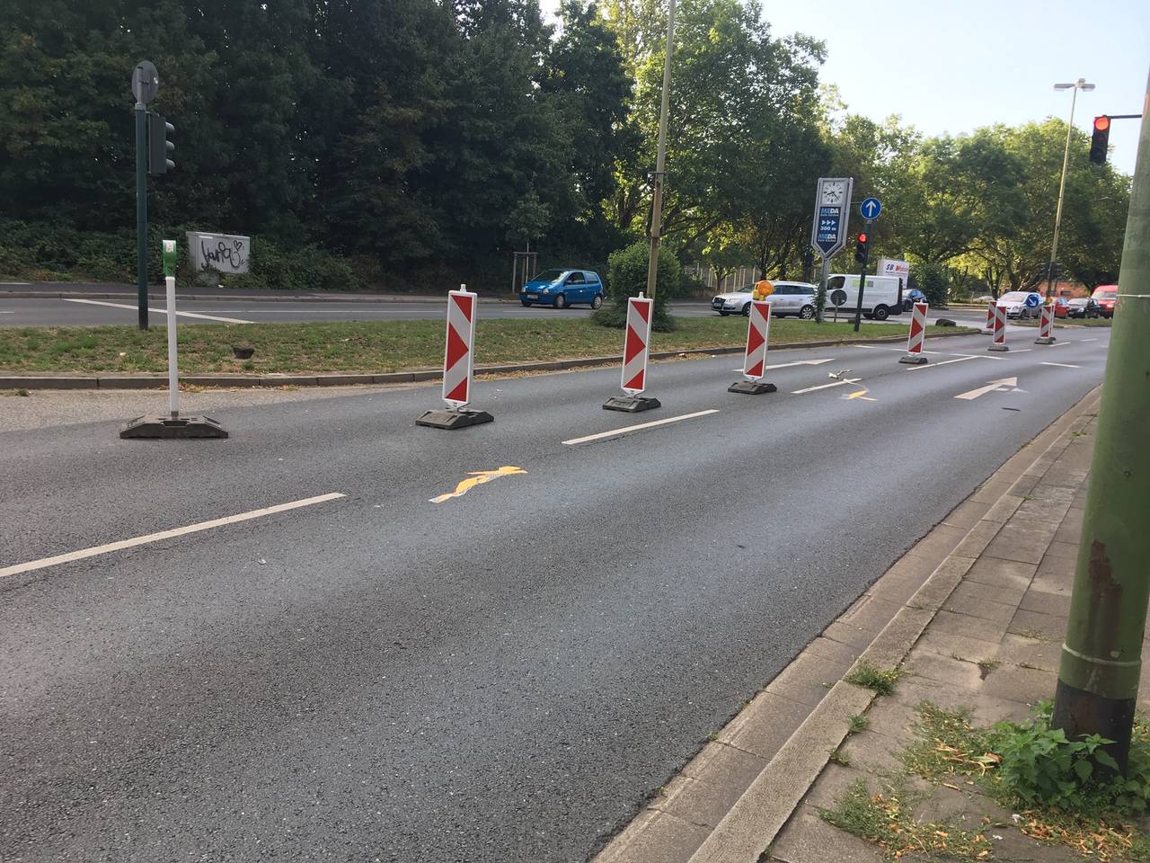 Fahrbahn auf B224 in Essen abgesackt Stau auf der