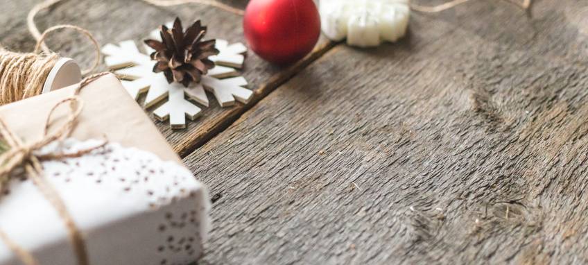 Caritas Essen verteilt Pakete an Bedürftige