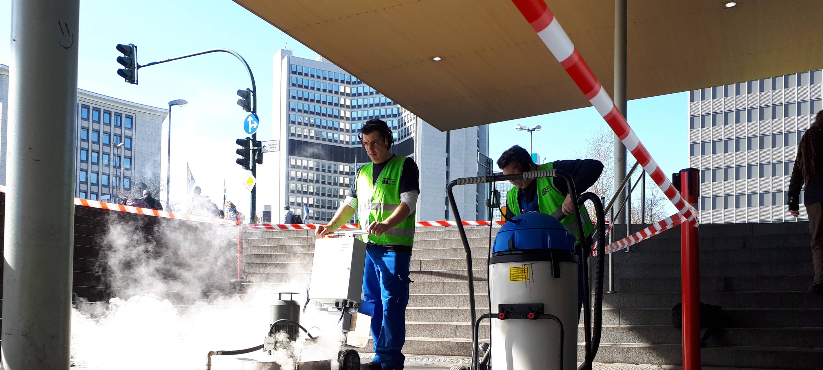 Essen: Maschine entfernt festgetretene Kaugummis