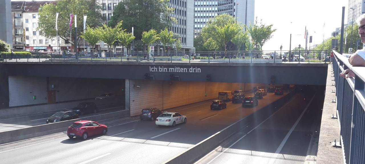 A40 Essen: Vollsperrung beim Ruhrschnellwegtunnel - Staugefahr!
