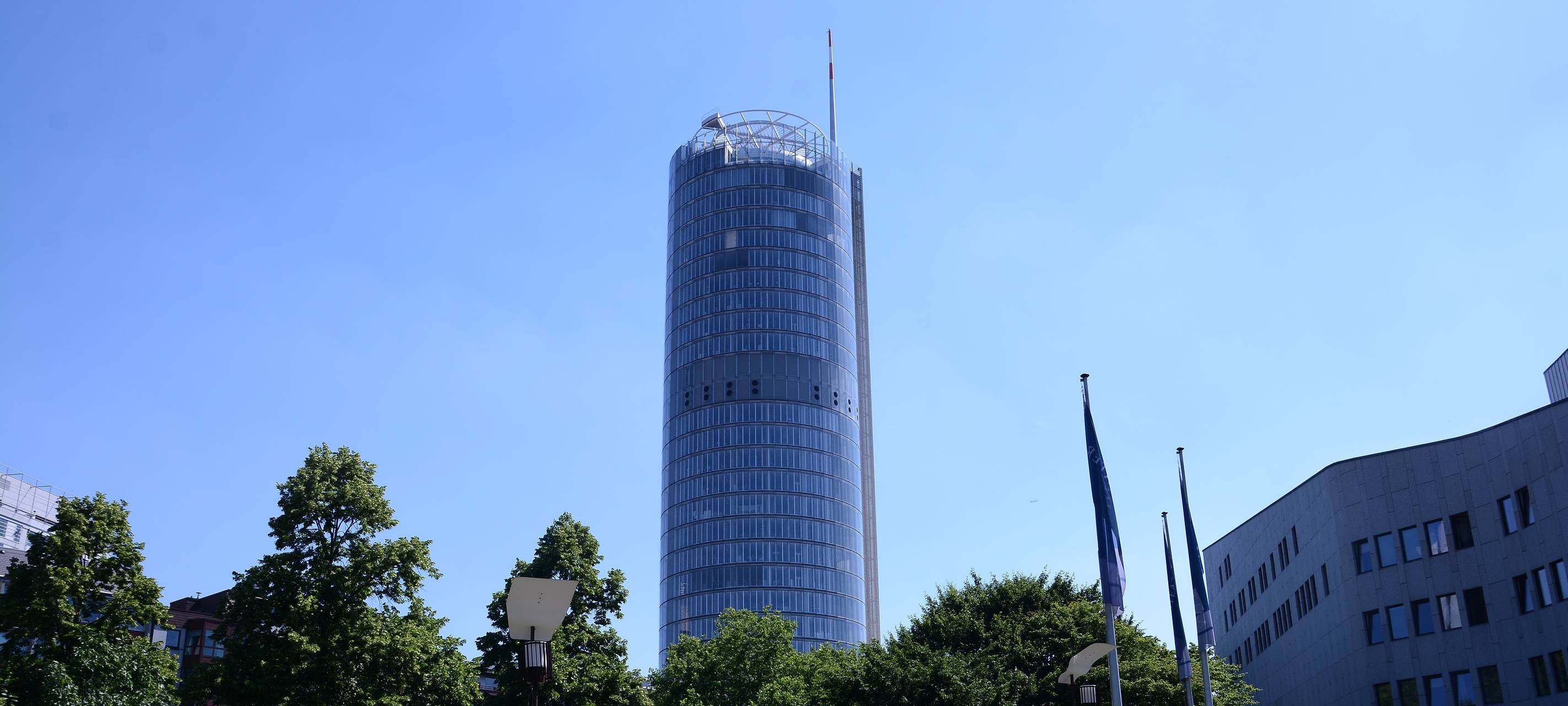 Unbekannte klettern in Essen auf ehemaligen RWE-Turm