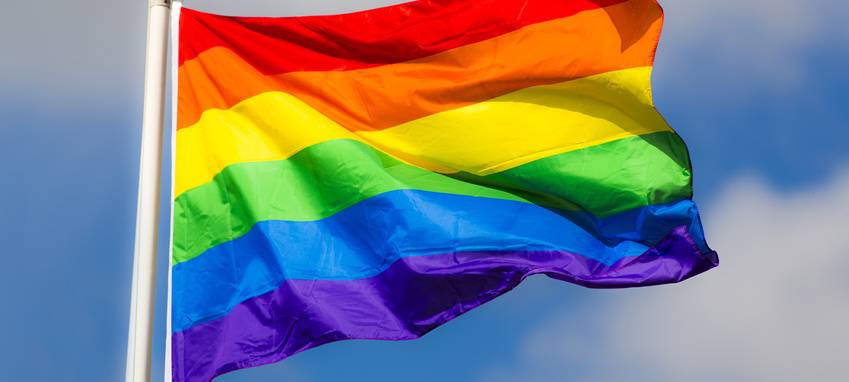 Schule in Essen sammelt für Regenbogenflagge "Wir sind überwältigt"