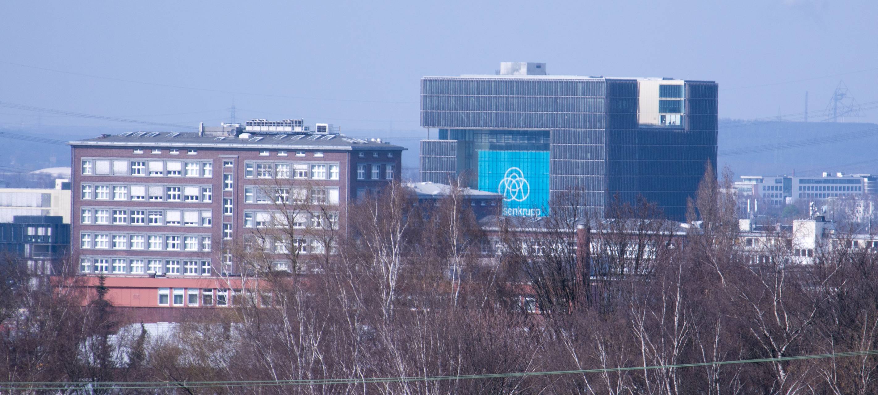 Die Firmenzentrale von ThyssenKrupp von der Innenstadt aus gesehen