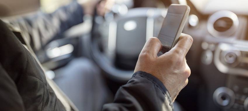 Polizei Essen kontrolliert verstärkt Handy am Steuer