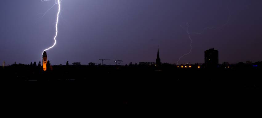 Unwetter in Essen: Mann von Blitz getroffen