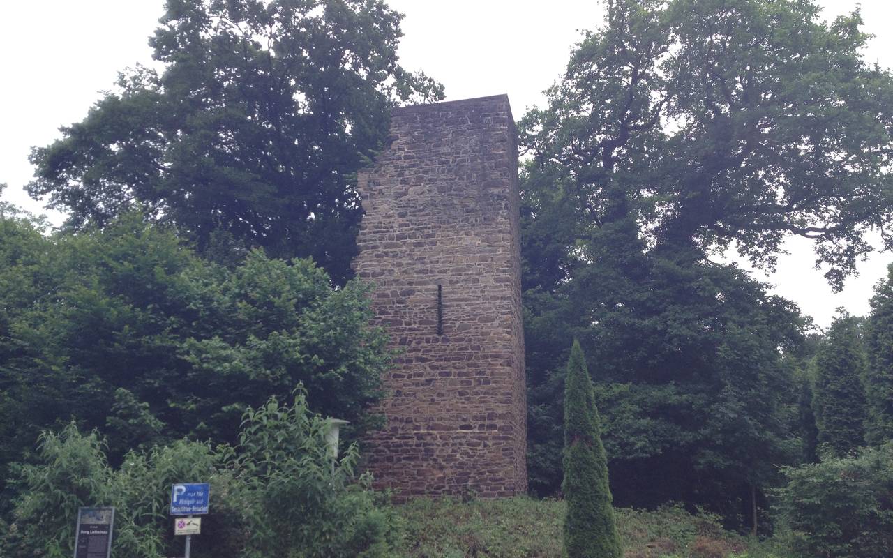 Der Kattenturm am Ruhrtalradweg in Kettwig (neben Restaurant Kattenturm) War im 15. Jahrhundert teil der Burg Luttelnau