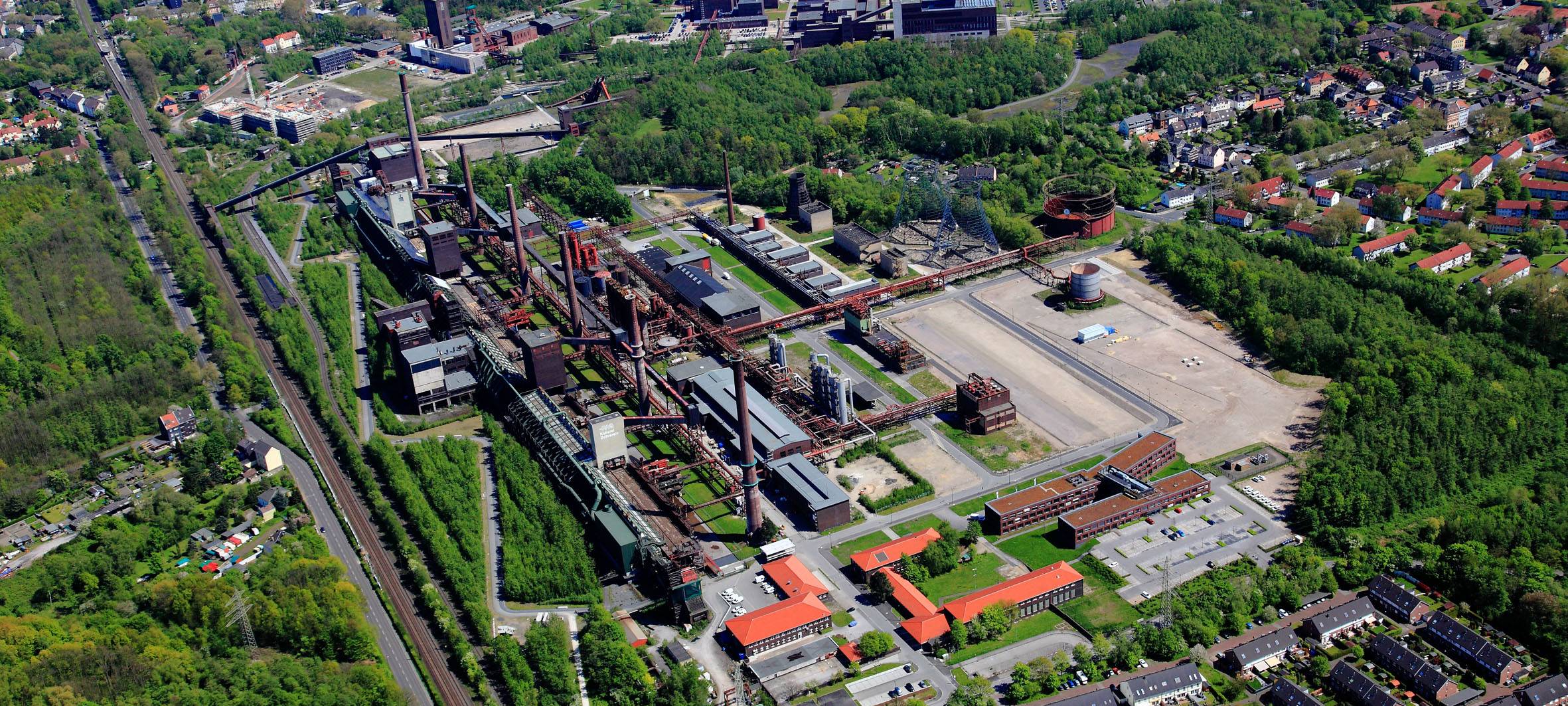 Merkel in Essen: Bundeskanzlerin eröffnet Holocaust-Ausstellung