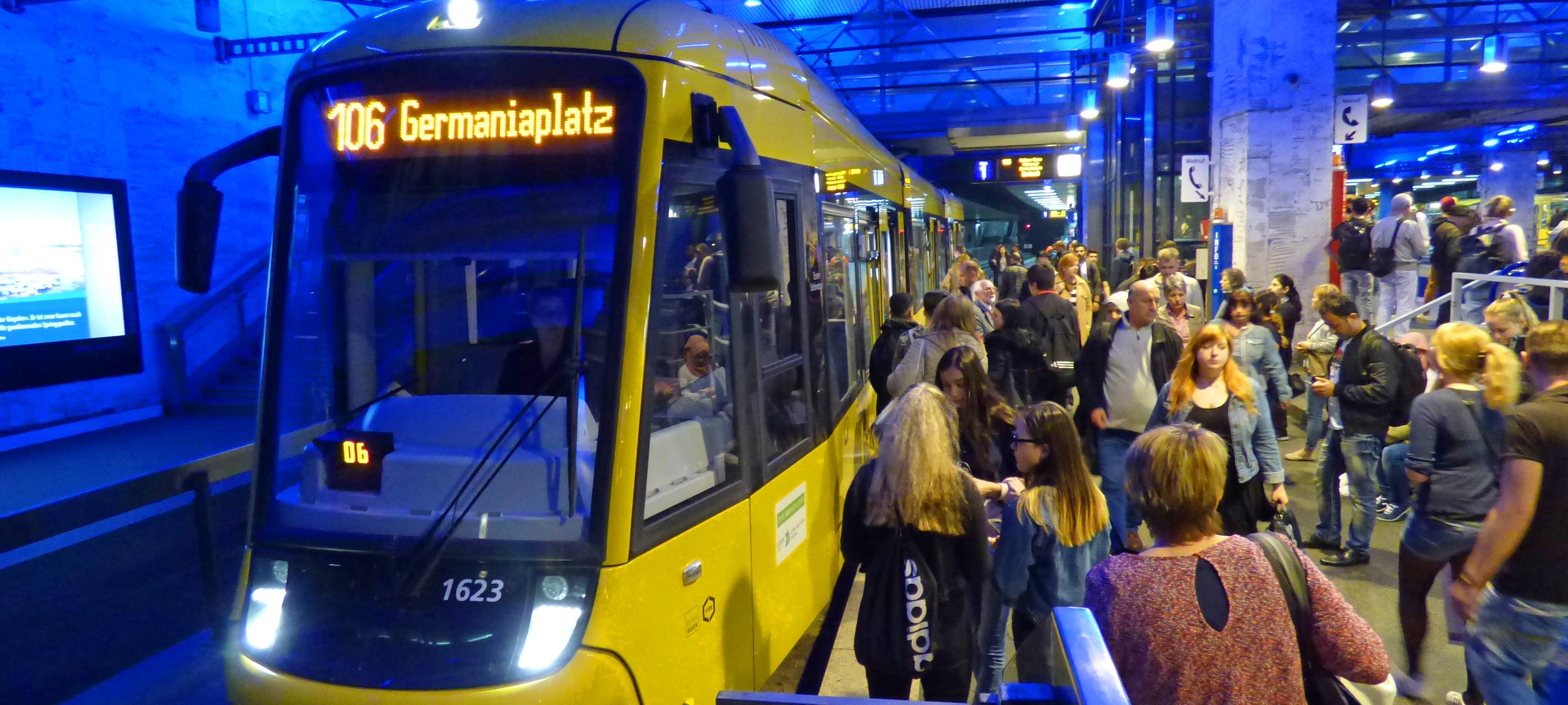 Corona in Essen: Zu volle Busse und Bahnen - Ruhrbahn reagiert mit kleiner Hilfe