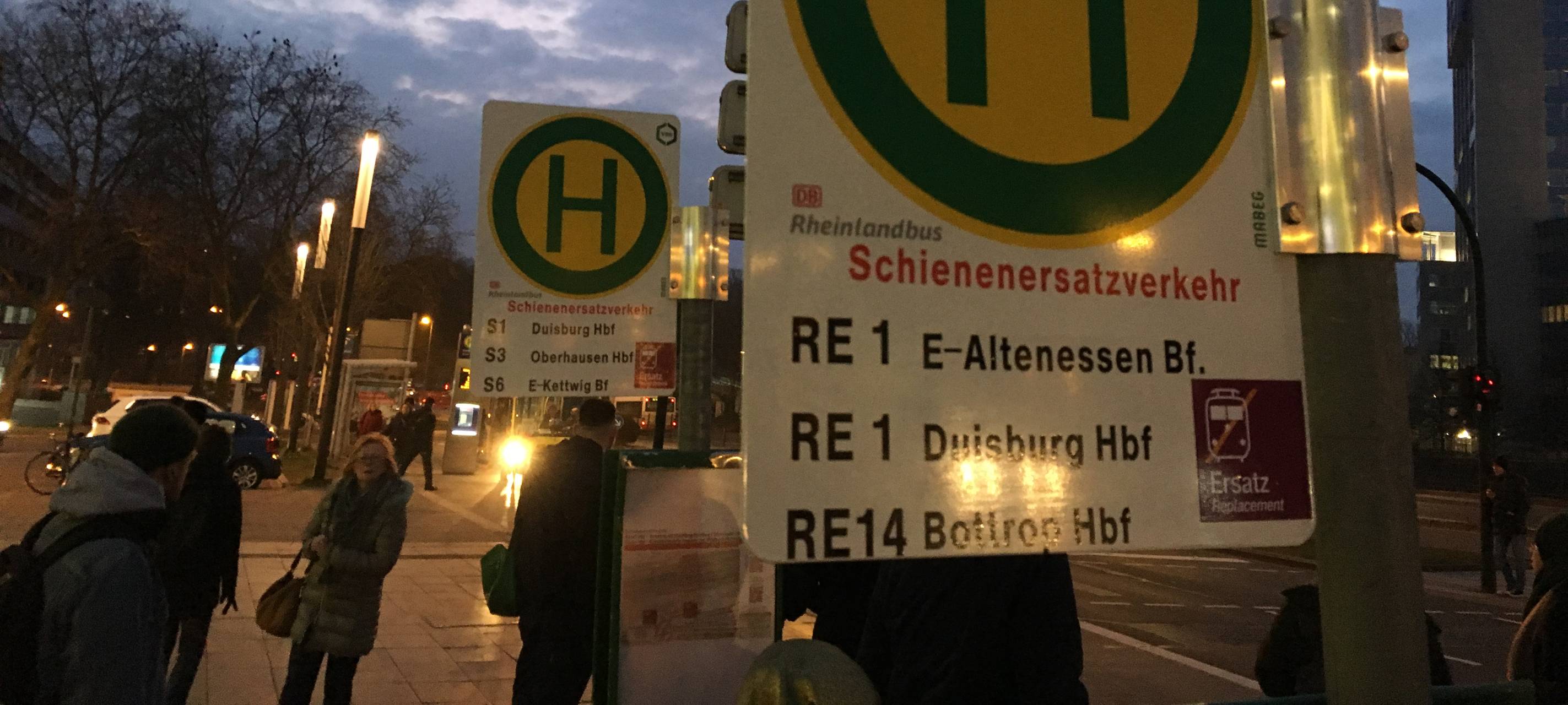 Bahn-Sperrung Essen-Duisburg: Bauarbeiten sorgen für zwei Vollsperrungen