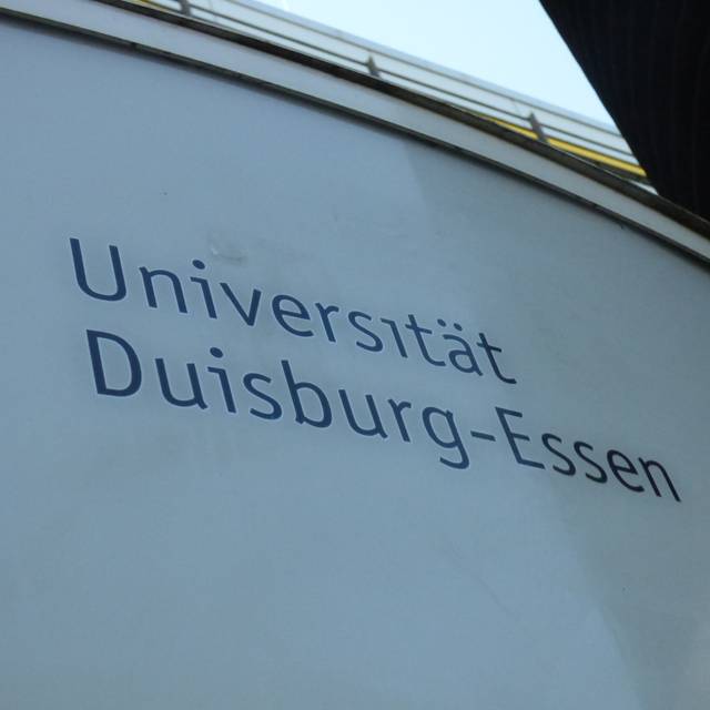 Universität Duisburg-Essen Schild
