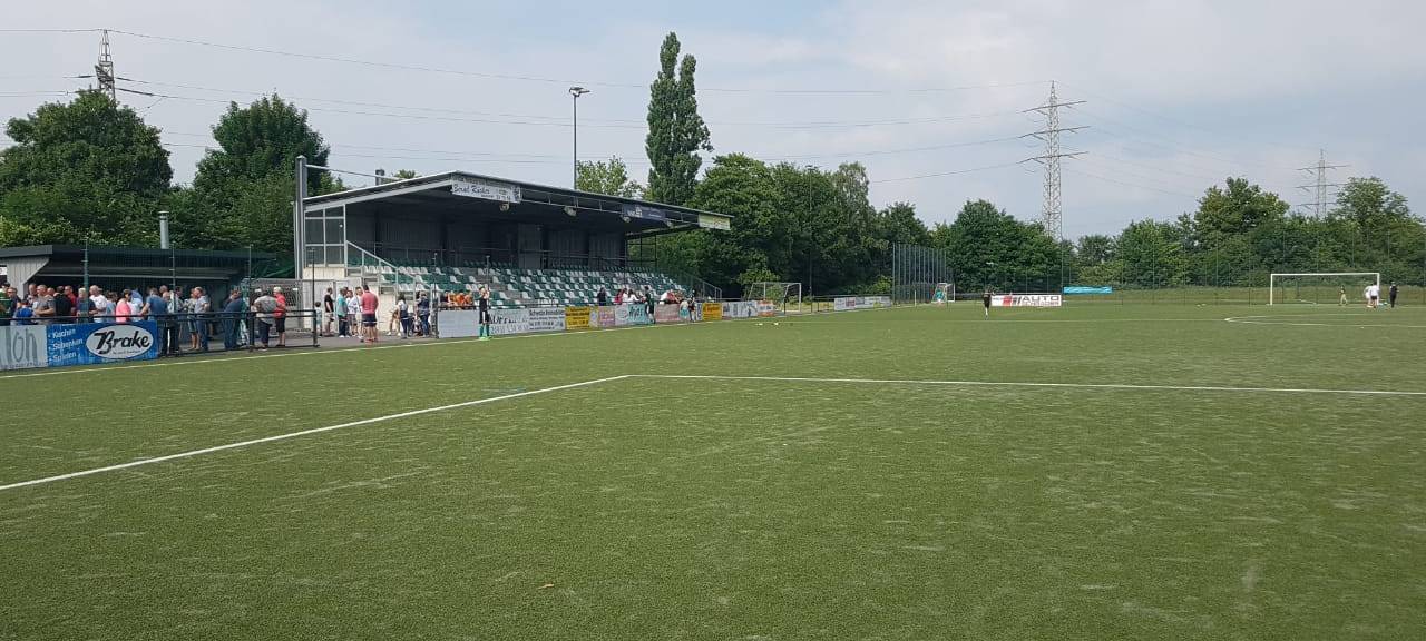 Neue Tribüne für Sportanlage in Essen