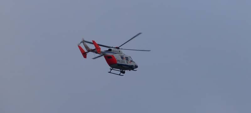 Hubschrauber über Essen - Polizei sucht Mann in Kleingartenanlage