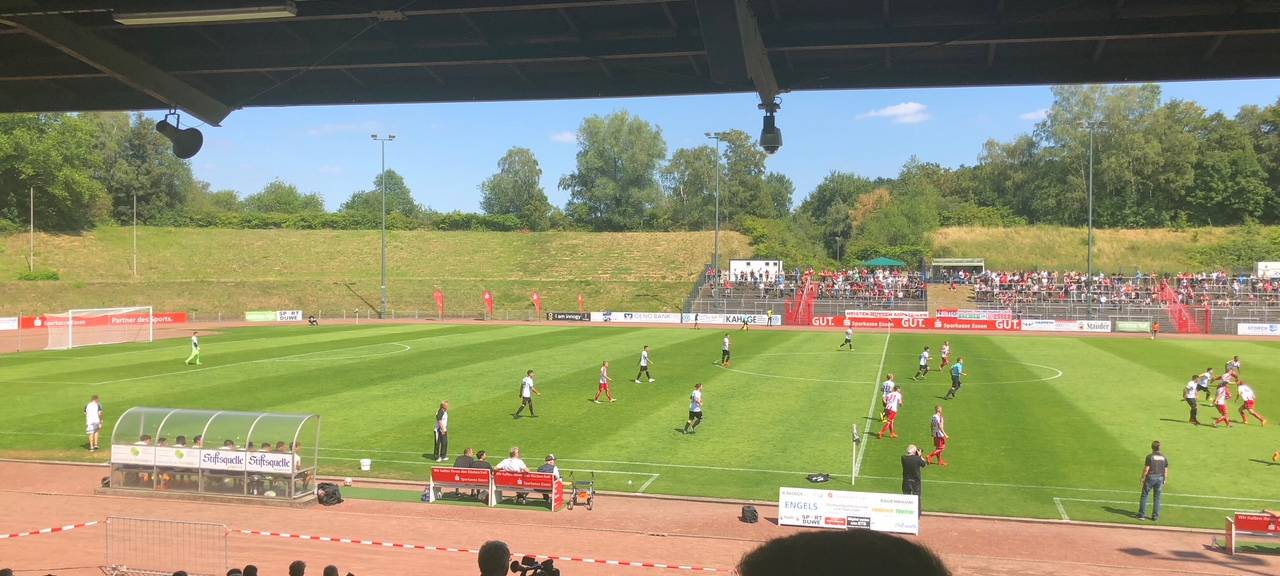 Rot-Weiss Essen mit deutlichem Sieg im Stadtduell