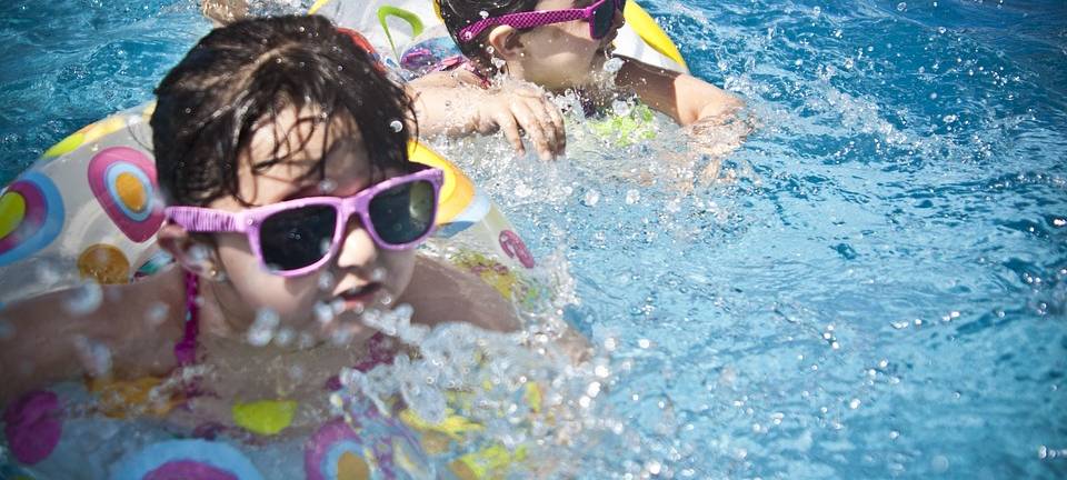 Schwimmunterricht in Essen braucht freiwillige Helfer