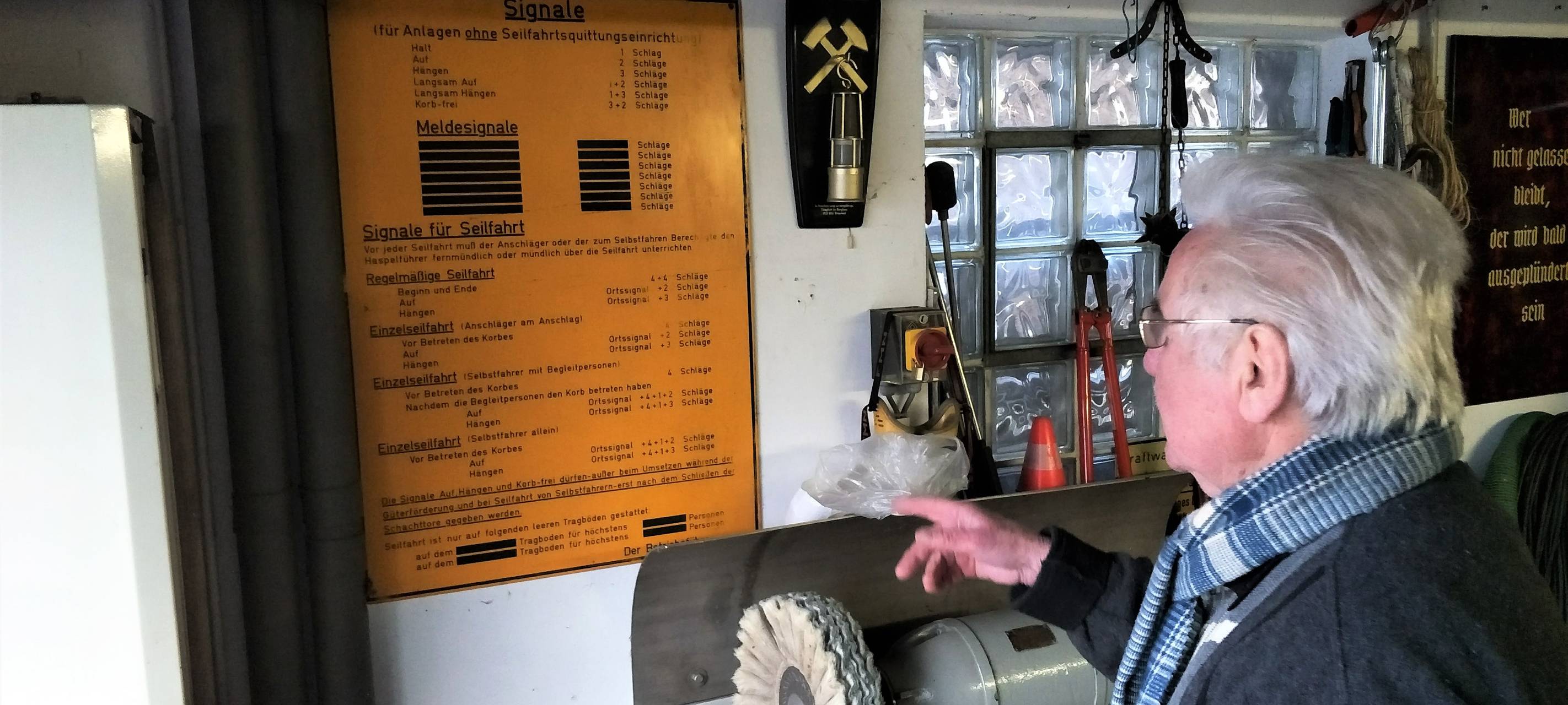 Siegfried Bartsch sammelt in Heidhausen jede Menge alte Grubenlampen aus dem Bergbau im Ruhrgebiet.