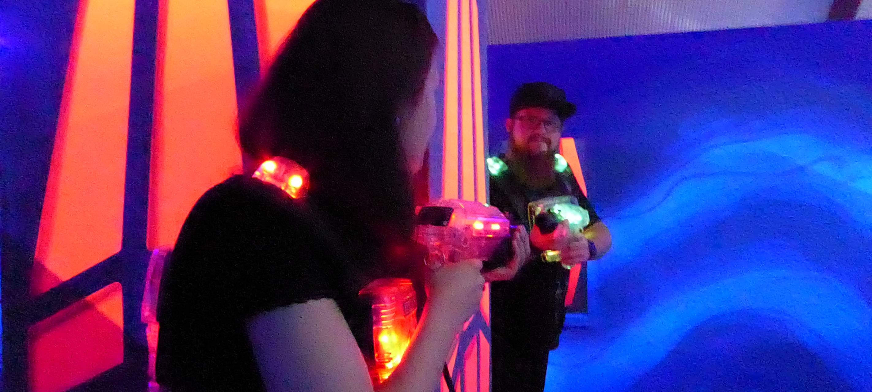 Lasertag-Spieler in einer Lasertag-Halle in Kray