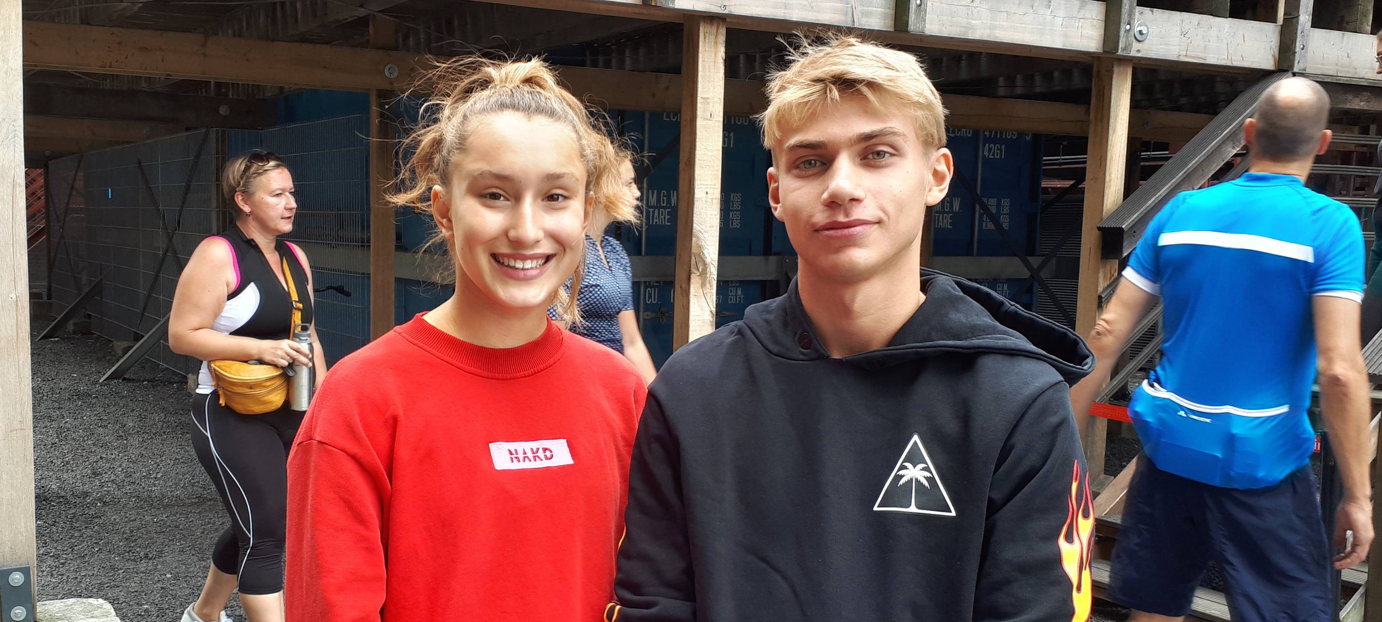 2 Mitglieder der Nationalmannschaft