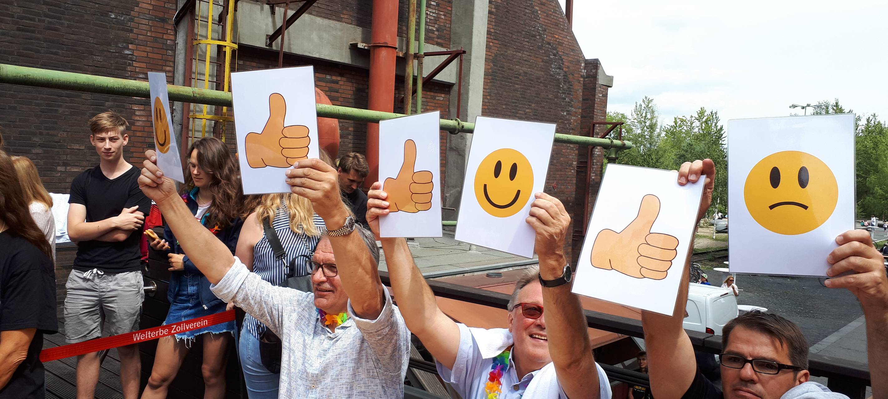 Die Jury beim Arschbomben-Contest