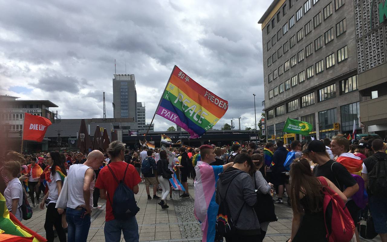 Regenbogenfahne beim Ruhr CSD 2019
