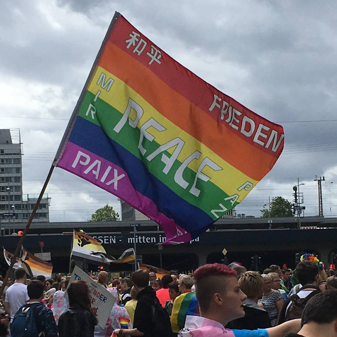Regenbogenfahne beim Ruhr CSD 2019