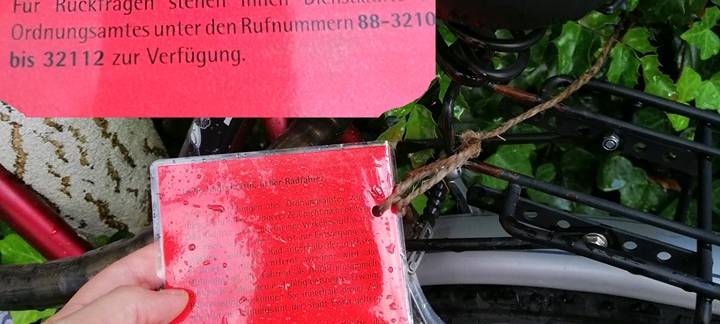 Knöllchen für alte, abgestellte Fahrräder