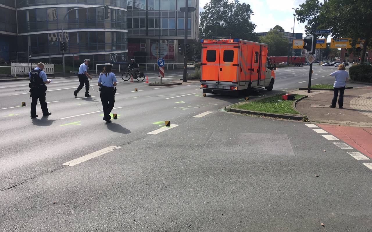 Unfall mit Bus in Essen-Südviertel