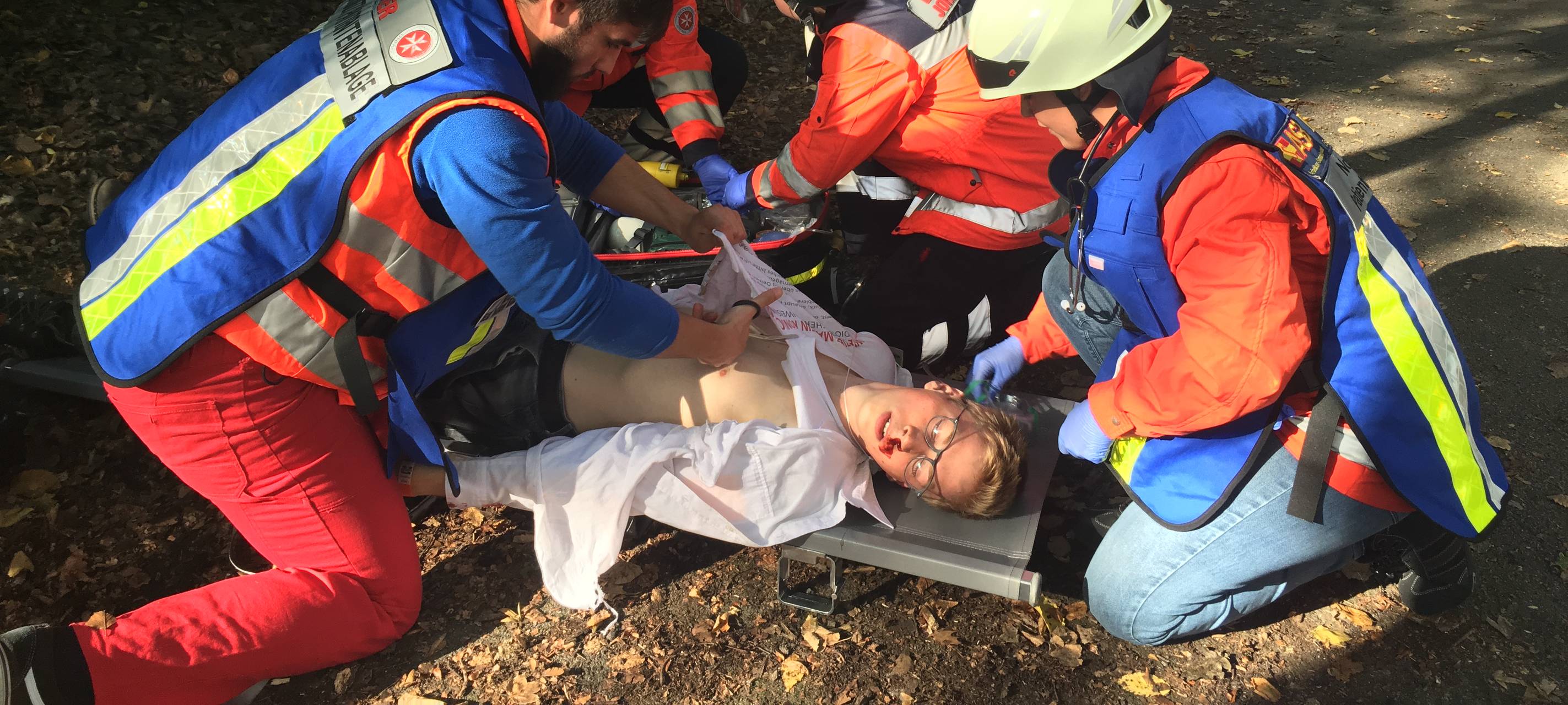 Medizinstudenten üben den Notfall in Essen