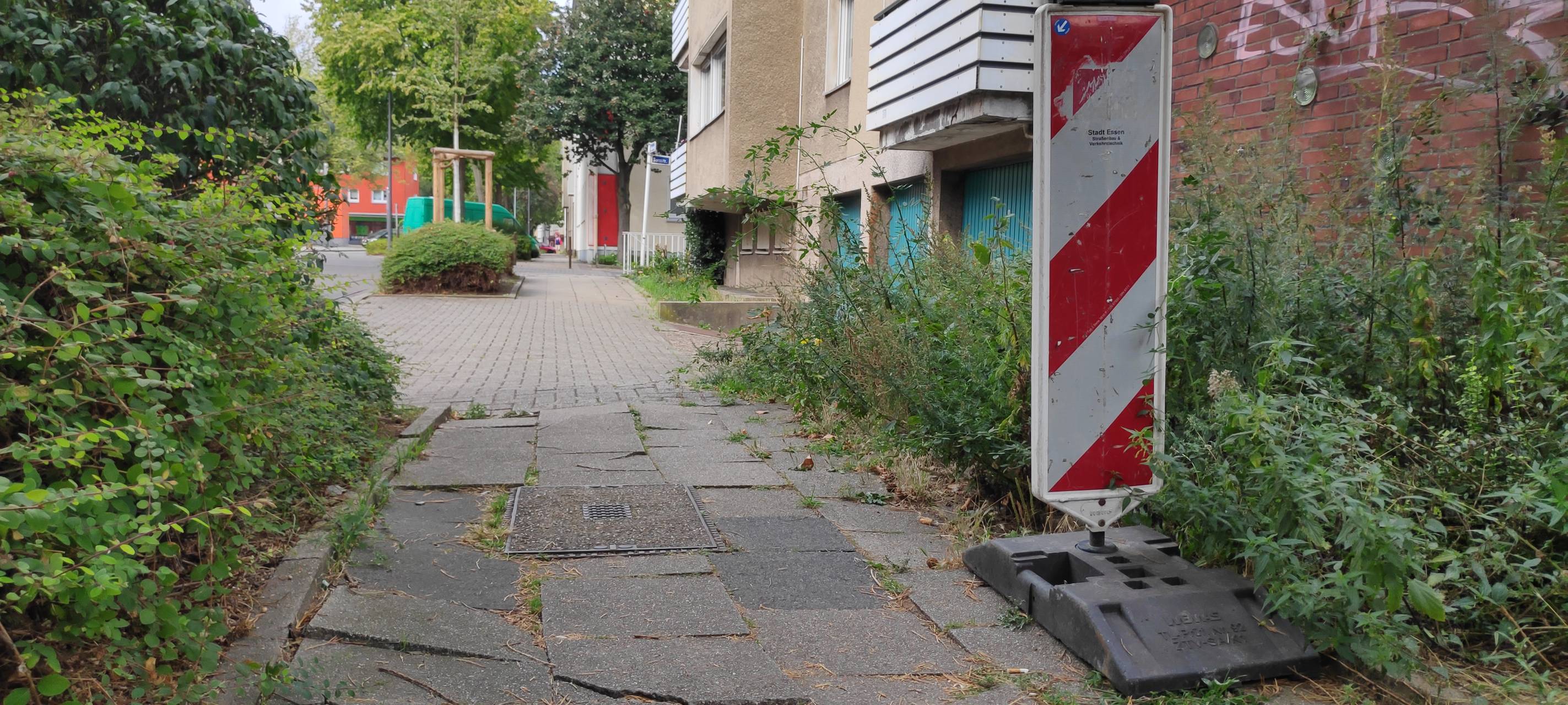 Bake warnt vor kaputtem Bürgersteig