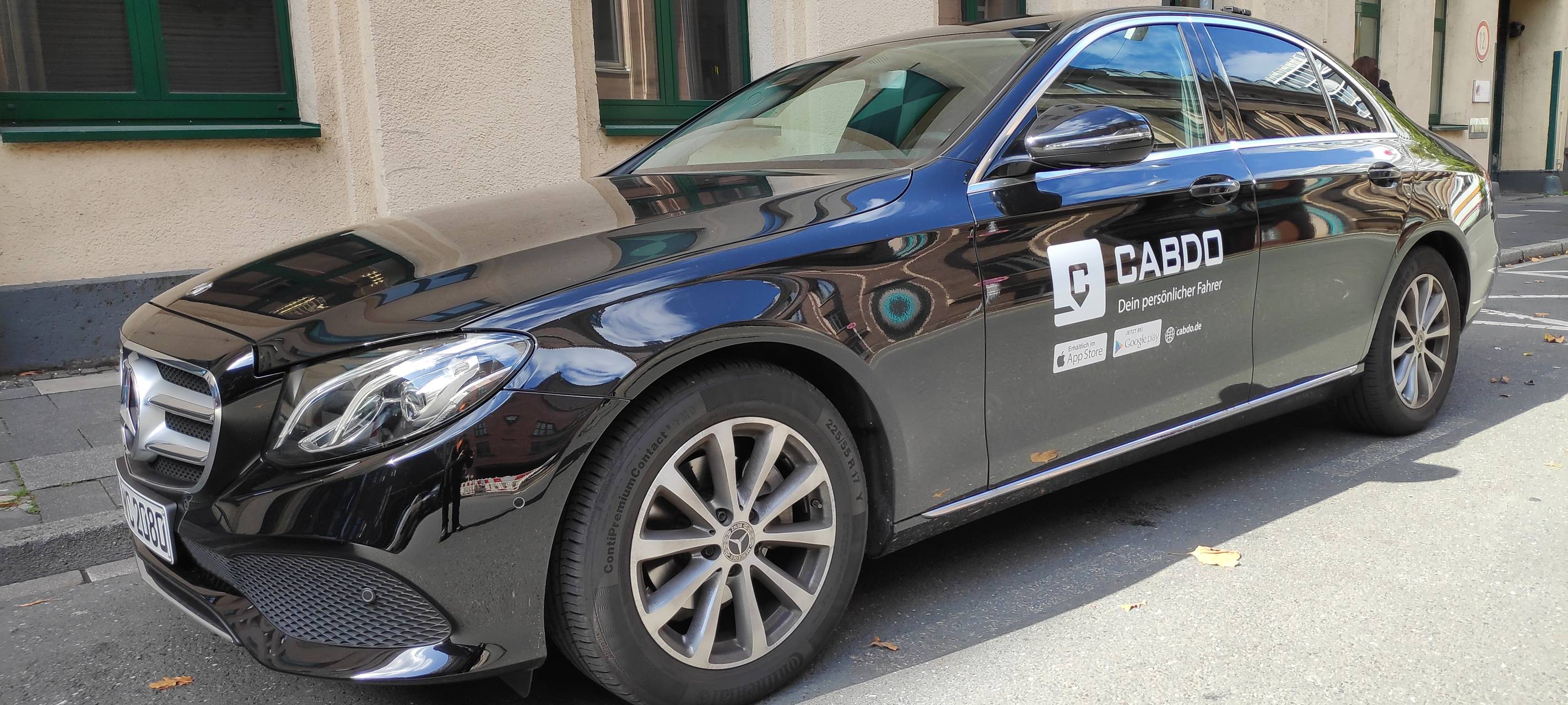 Taxi-Alternative: Neue Luxus-Autos fahren in Essen - zum normalen Preis