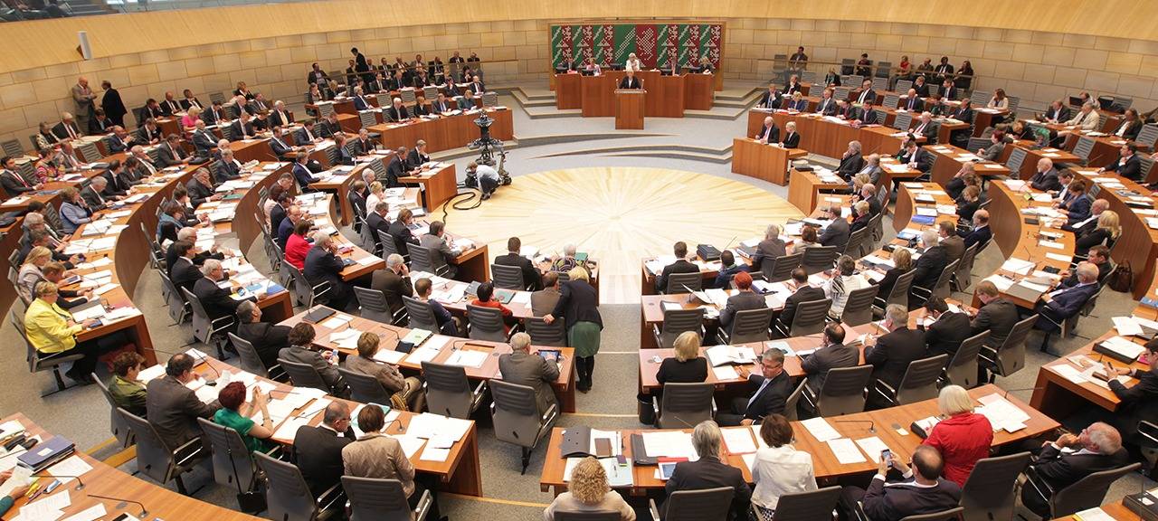 Bürgerwehren, wie Steeler Jungs beschäftigen die Landespolitik