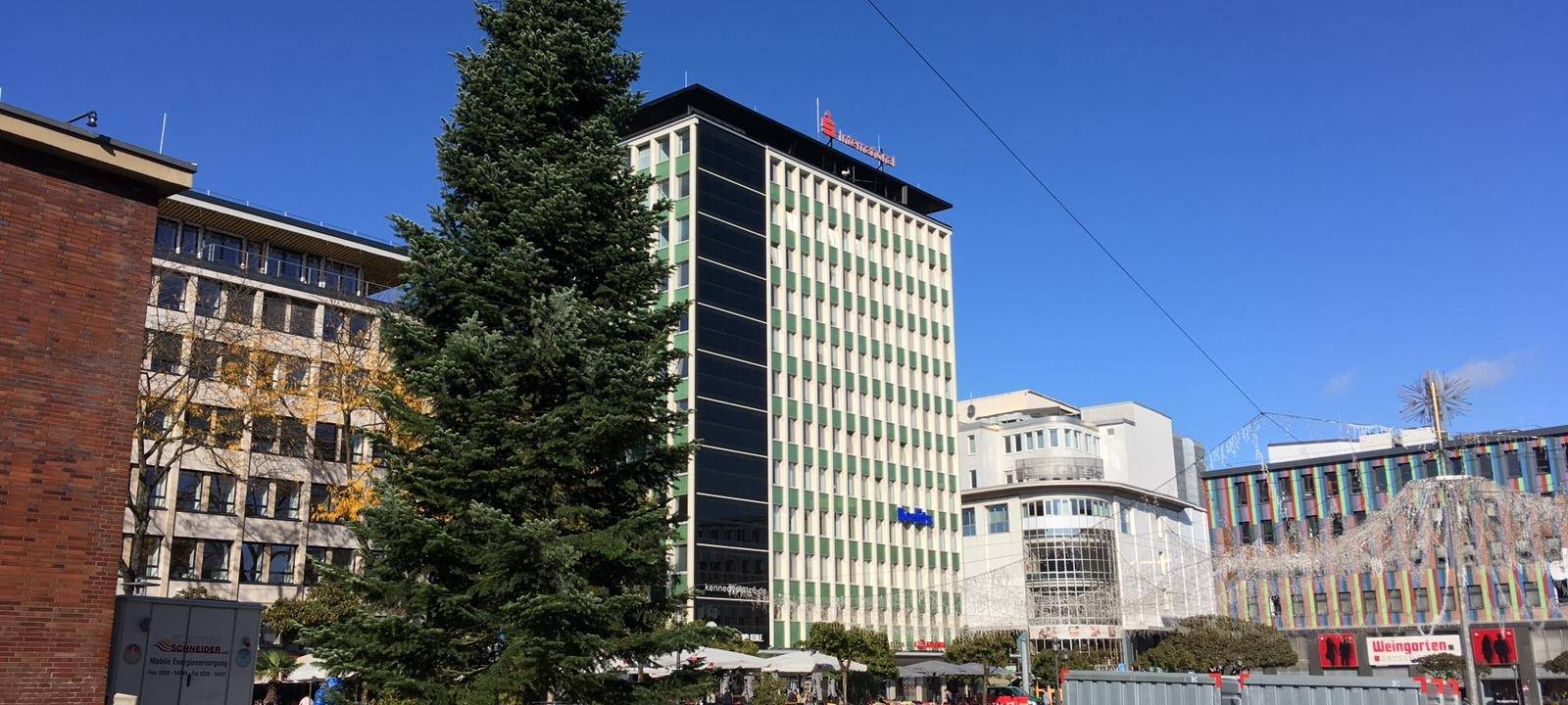 weihnachtstanne_kennedyplatz_2019_innenstadt