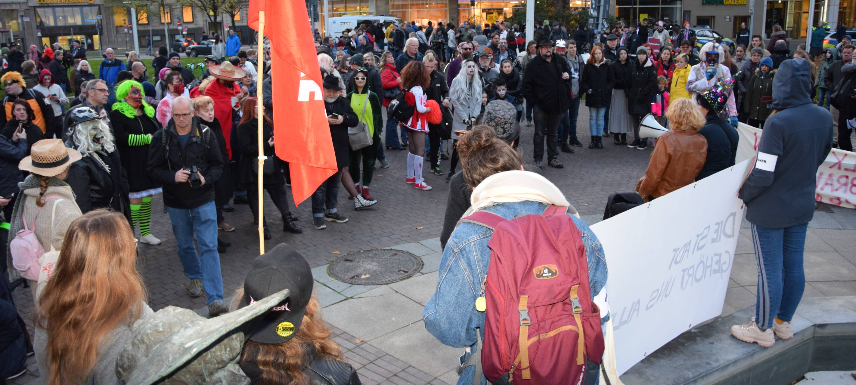 Zombie-Demo für eine andere Essener Innenstadt
