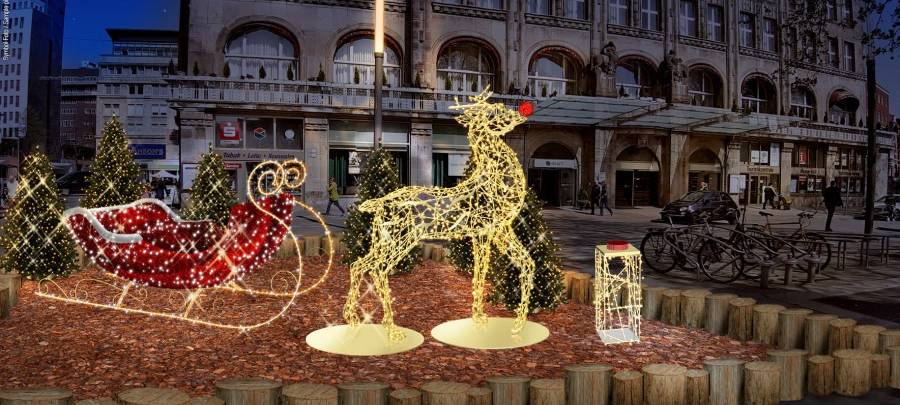 Zum Weihnachtsmarkt in Essen leuchtet Rentier Rudolph am Willy-Brandt-Platz.