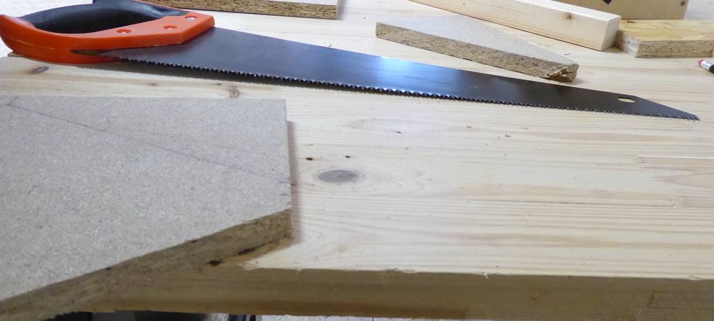 In der Stadtteilfabrik könnt ihr unter Anleitung eure eigenen Möbel bauen.